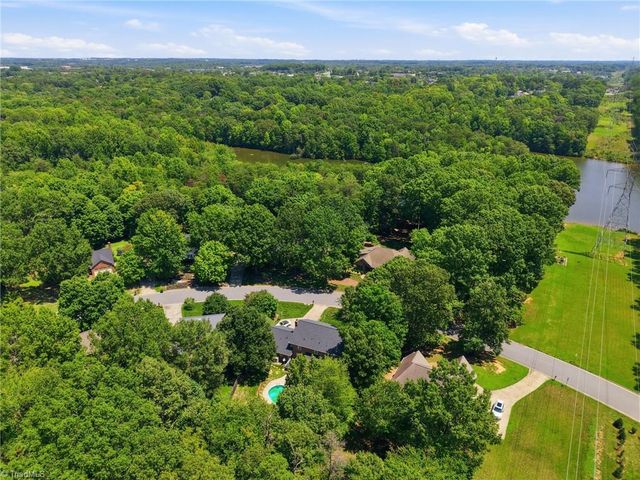 2019 La Dora Drive, High Point, NC 27265