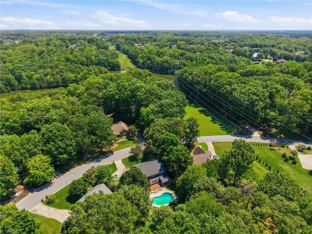 2019 La Dora Drive, High Point, NC 27265