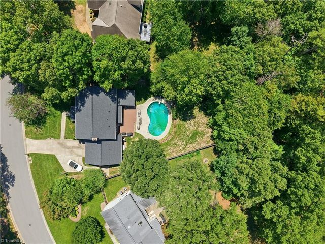 2019 La Dora Drive, High Point, NC 27265
