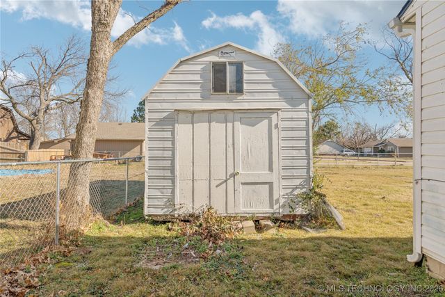 946 S Reavis Road, Claremore, OK 74017