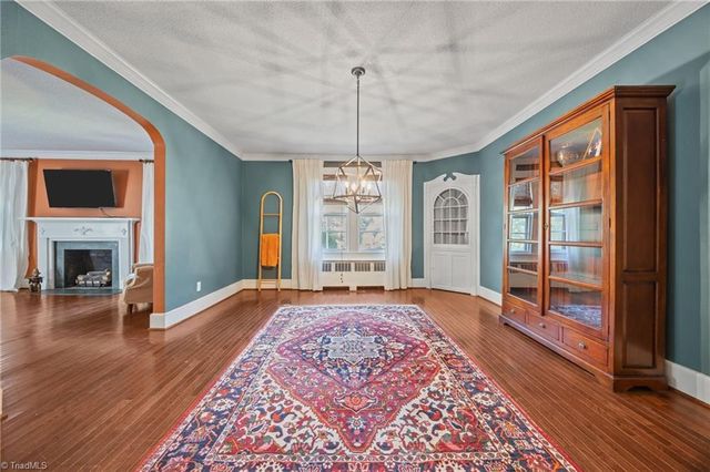 224 W Colonial Drive, Thomasville, NC 27360
