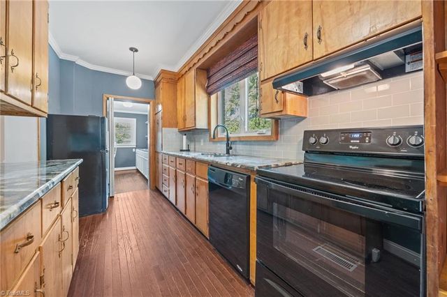 224 W Colonial Drive, Thomasville, NC 27360