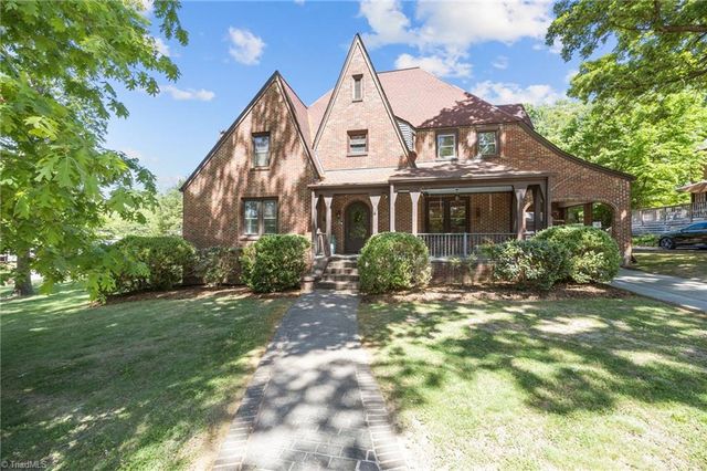 224 W Colonial Drive, Thomasville, NC 27360
