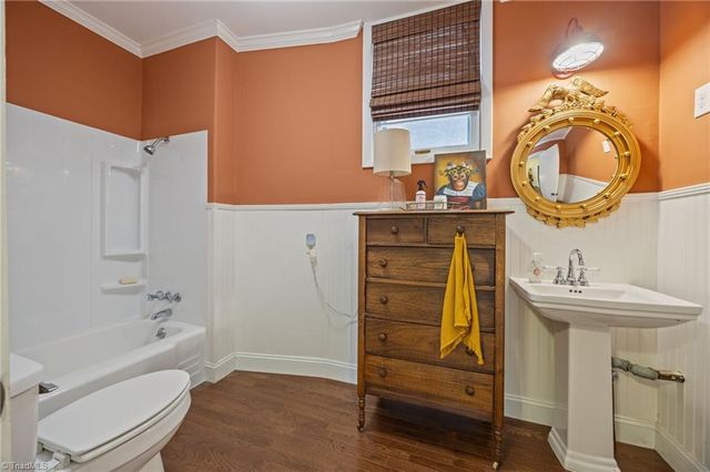224 W Colonial Drive, Thomasville, NC 27360