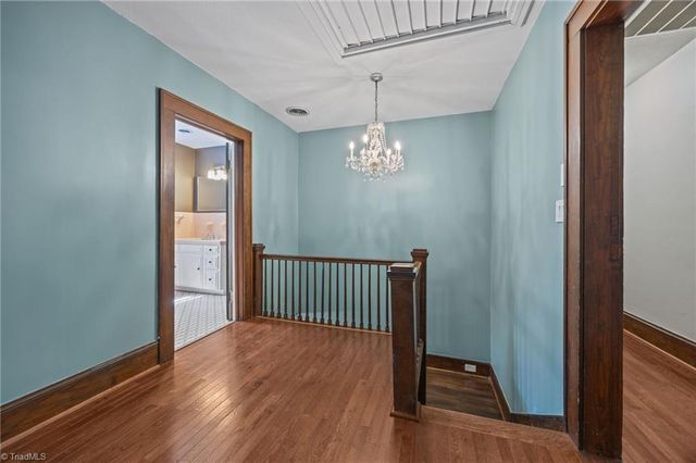 224 W Colonial Drive, Thomasville, NC 27360