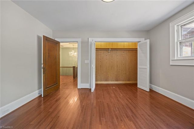 224 W Colonial Drive, Thomasville, NC 27360