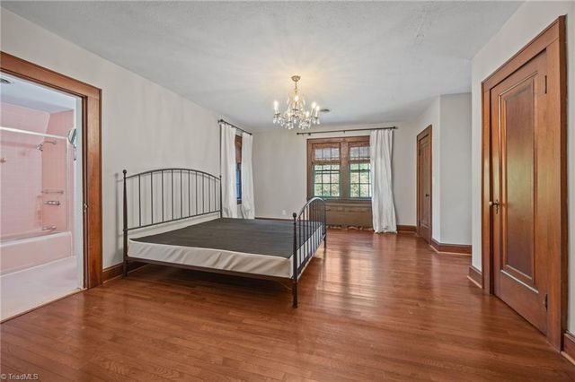 224 W Colonial Drive, Thomasville, NC 27360