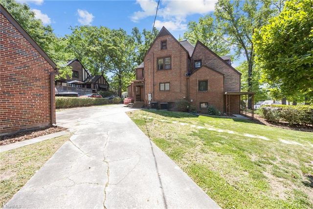 224 W Colonial Drive, Thomasville, NC 27360
