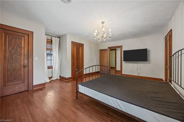 224 W Colonial Drive, Thomasville, NC 27360