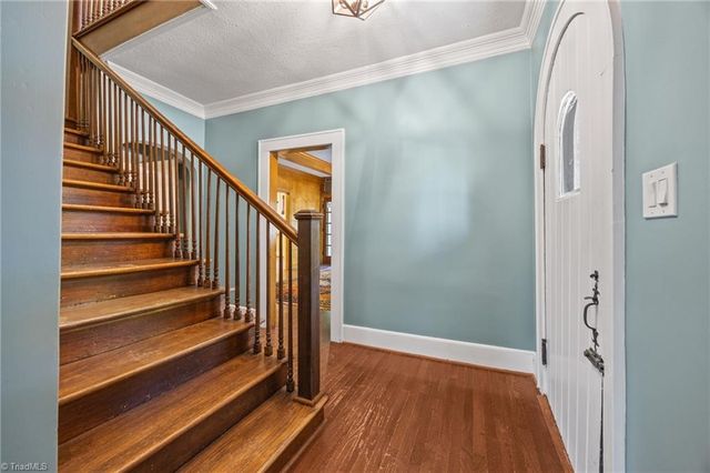 224 W Colonial Drive, Thomasville, NC 27360