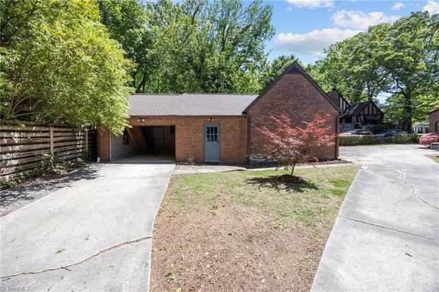 224 W Colonial Drive, Thomasville, NC 27360