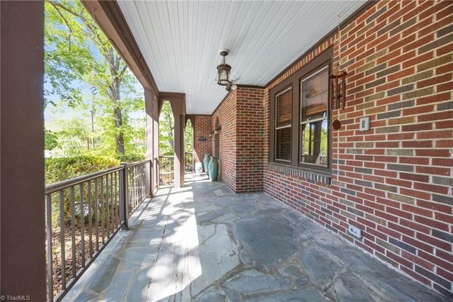224 W Colonial Drive, Thomasville, NC 27360