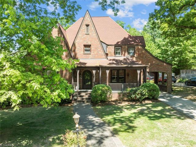 224 W Colonial Drive, Thomasville, NC 27360