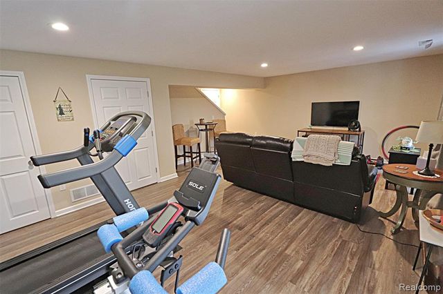 10139 Ridge Run Street 9, Howell, MI 48855