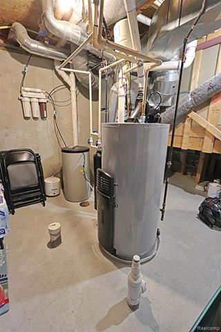 10139 Ridge Run Street 9, Howell, MI 48855