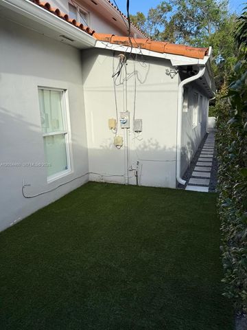 400 Miller Rd, Coral Gables, FL 33146