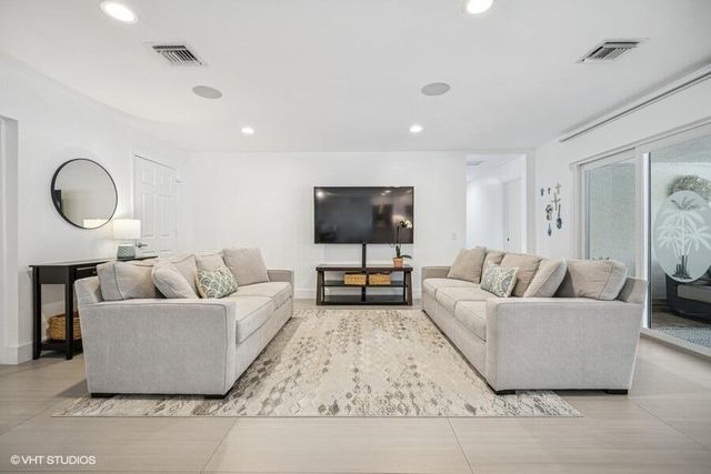 746 SW 2nd Street, Boca Raton, FL 33486