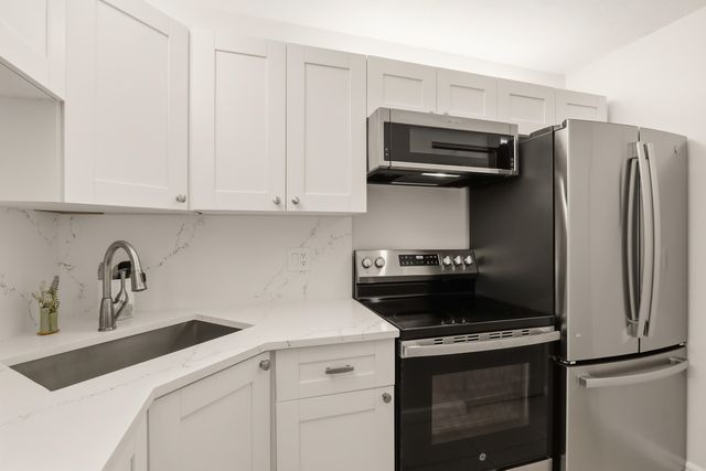 627 Sea Pine Way D1, Greenacres, FL 33415