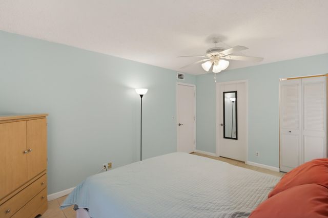 627 Sea Pine Way D1, Greenacres, FL 33415