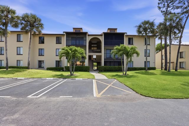 627 Sea Pine Way D1, Greenacres, FL 33415