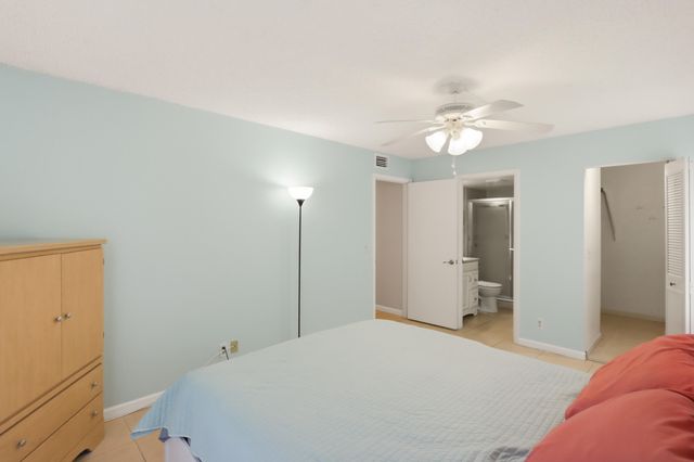 627 Sea Pine Way D1, Greenacres, FL 33415