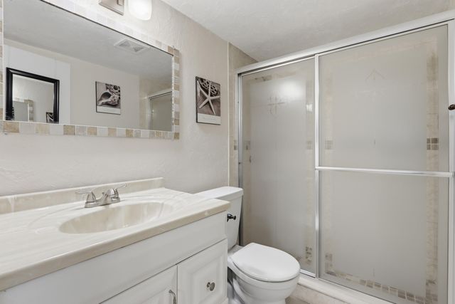 627 Sea Pine Way D1, Greenacres, FL 33415