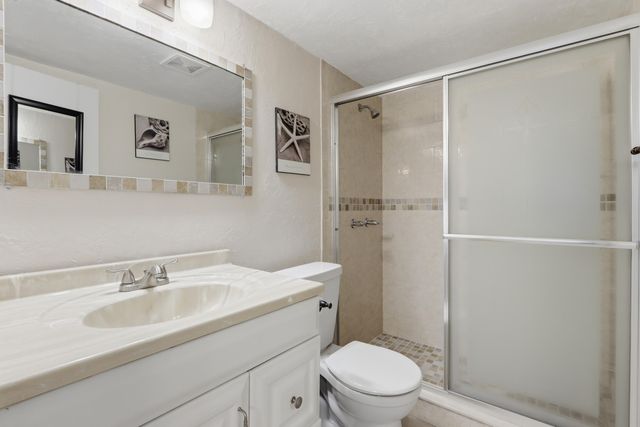 627 Sea Pine Way D1, Greenacres, FL 33415