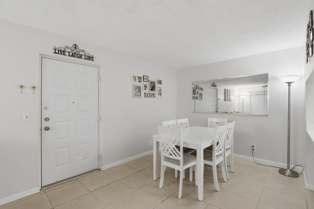 627 Sea Pine Way D1, Greenacres, FL 33415
