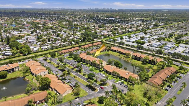 627 Sea Pine Way D1, Greenacres, FL 33415