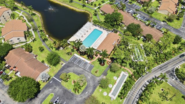 627 Sea Pine Way D1, Greenacres, FL 33415
