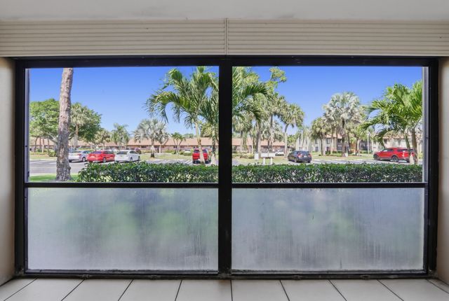 627 Sea Pine Way D1, Greenacres, FL 33415