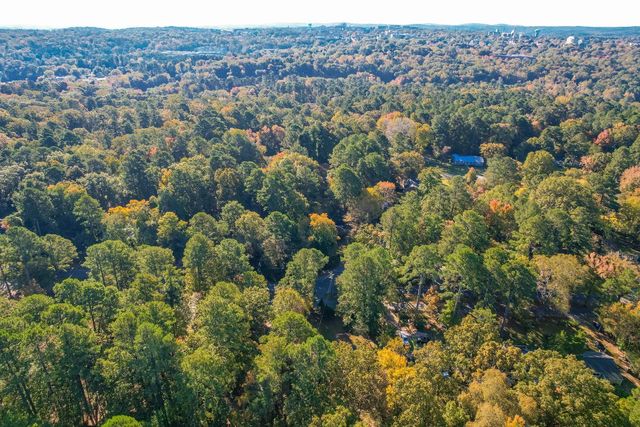 300 Barclay Road, Chapel Hill, NC 27516