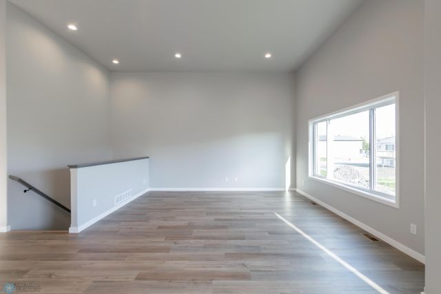 1113 60th Avenue W, West Fargo, ND 58078