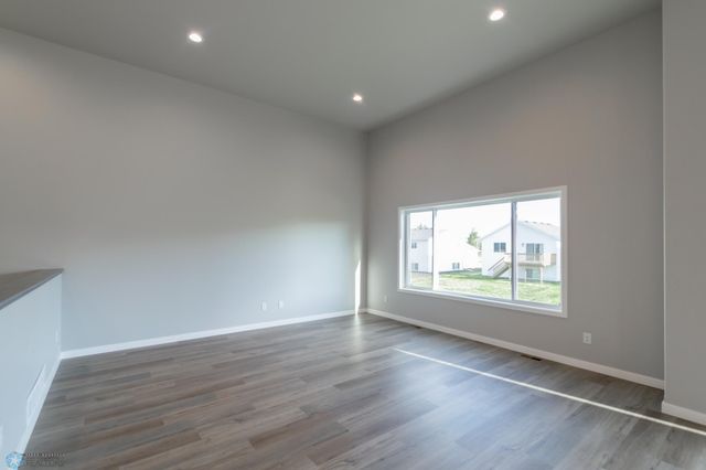 1113 60th Avenue W, West Fargo, ND 58078