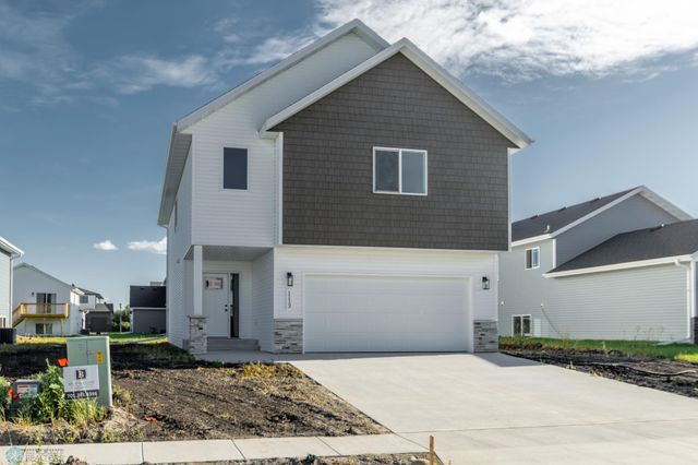 1113 60th Avenue W, West Fargo, ND 58078