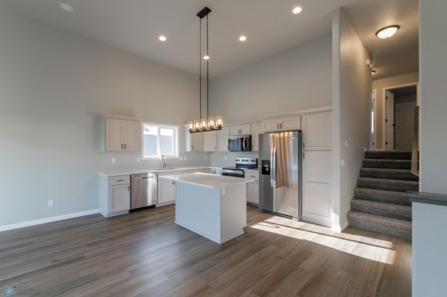 1113 60th Avenue W, West Fargo, ND 58078