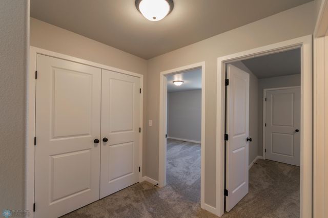 1113 60th Avenue W, West Fargo, ND 58078