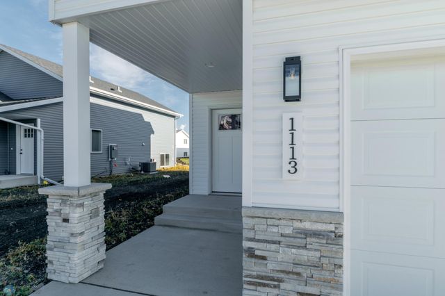 1113 60th Avenue W, West Fargo, ND 58078