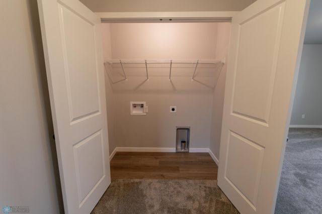 1113 60th Avenue W, West Fargo, ND 58078