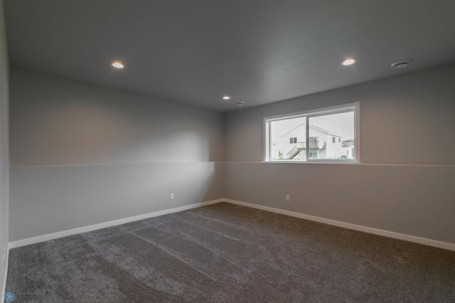 1113 60th Avenue W, West Fargo, ND 58078