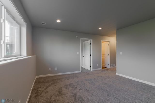 1113 60th Avenue W, West Fargo, ND 58078