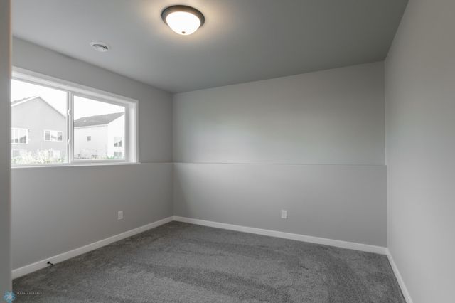 1113 60th Avenue W, West Fargo, ND 58078