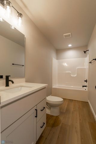 1113 60th Avenue W, West Fargo, ND 58078