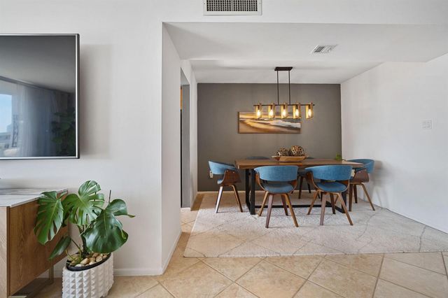 18021 Biscayne Boulevard 504, Aventura, FL 33160