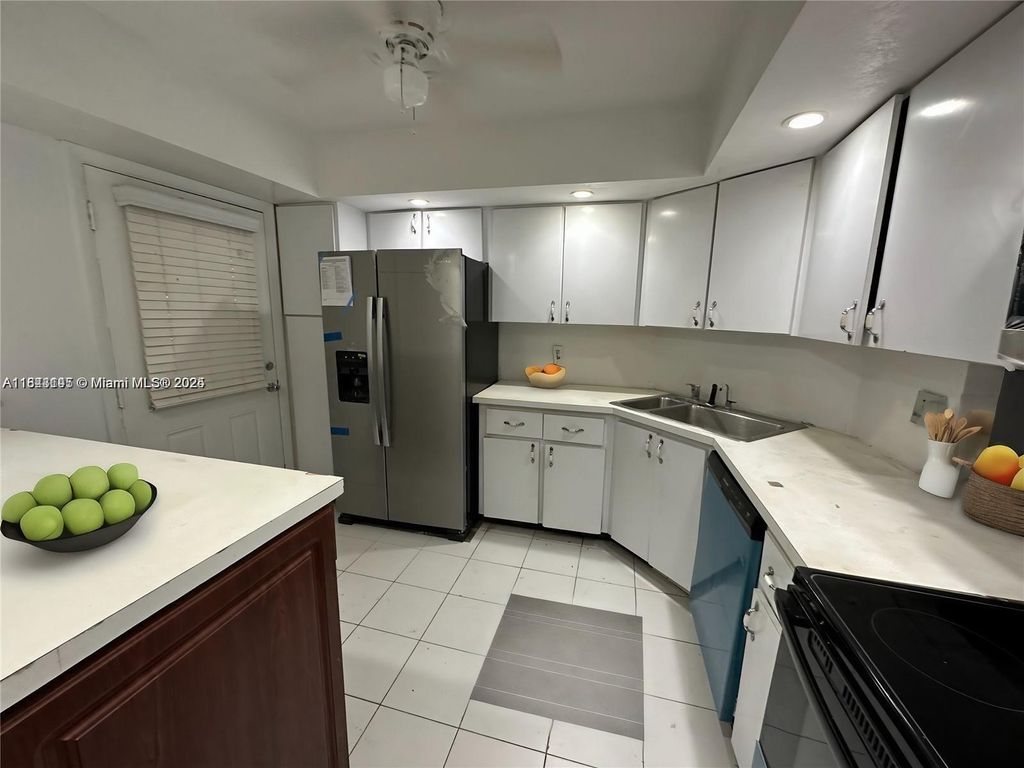 3280 Spanish Moss Ter 213, Lauderhill, FL 33319