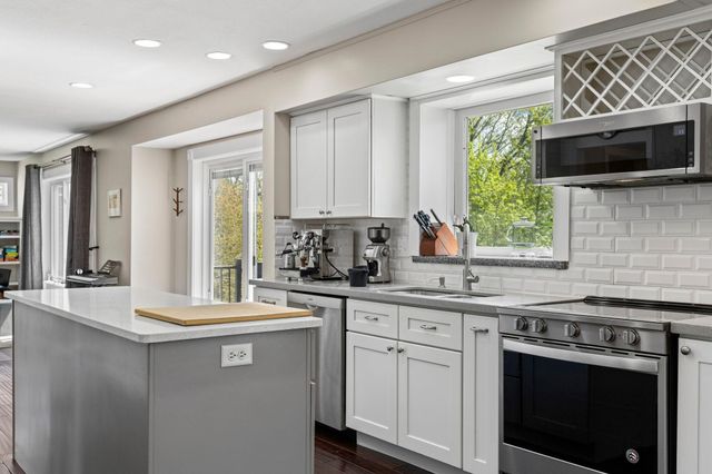 508 Severn Way, Eagan, MN 55123
