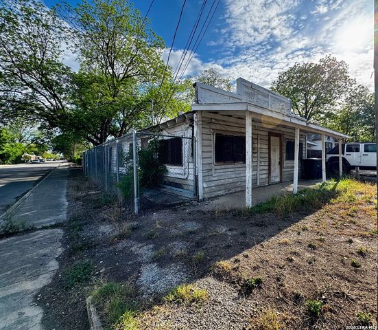 300 Queretaro St, San Antonio, TX 78237