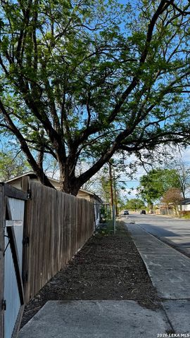 300 Queretaro St, San Antonio, TX 78237