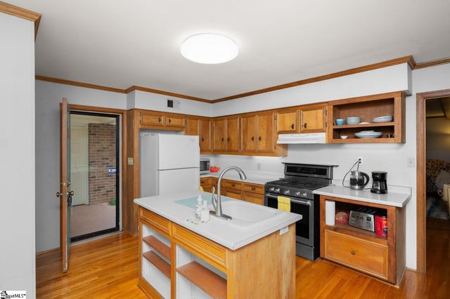 223 Covington Road, Greenville, SC 29617