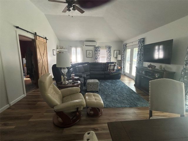 1238 HICKORY Street, Linesville, PA 16424